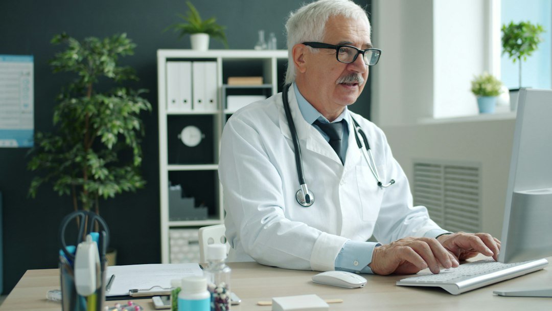 How does PhysioVeda Academics work for healthcare students and professionals